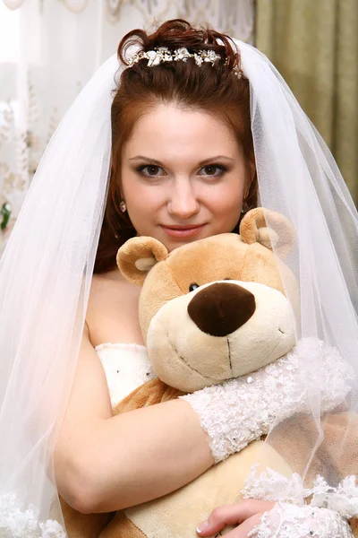 Nevěsta s hračkou — Stock fotografie