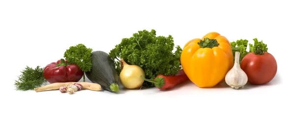Много овощей изолированы — стоковое фото