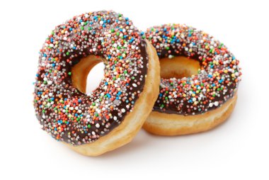 İki çikolatalı donuts sprinkles ile.