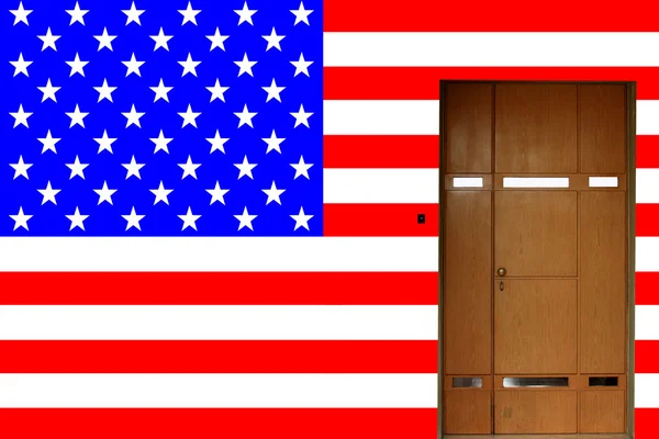 Πόρτα Εισόδου Στο Σπίτι Αμερικανική Σημαία — Φωτογραφία Αρχείου