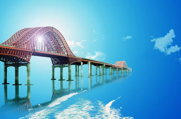 Most nad niebieski — Zdjęcie stockowe