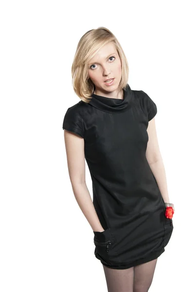 Junge attraktive Frau im schwarzen Kleid — Stockfoto