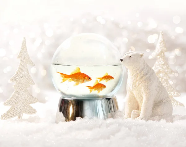 Снігова куля в зимовій сцені — стокове фото