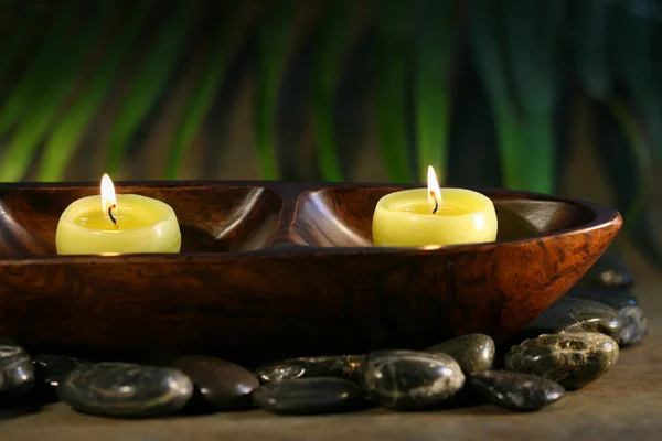 Massage Stenar Och Spa Ljus För Wellness Koncept — Stockfoto