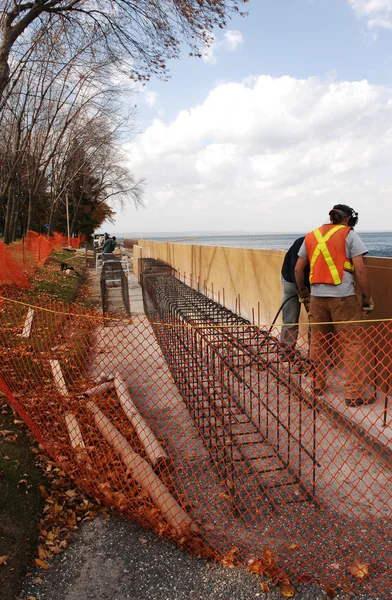 Construction on the lake. — Stock Photo, Image