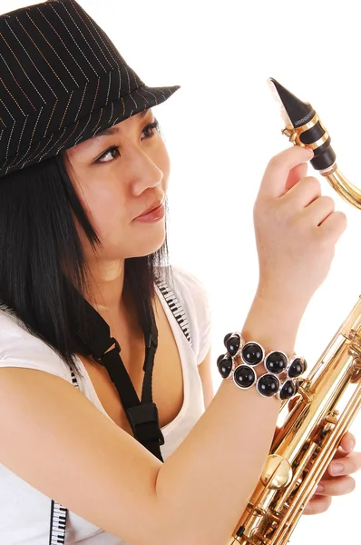 Young Asian Woman Hat Her Black Hair Fixing Her Saxophone — Stock Photo, Image