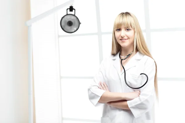 Doctor en el hospital — Foto de Stock