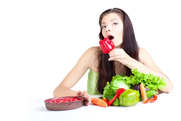Junges Mädchen mit Gemüse — Stockfoto