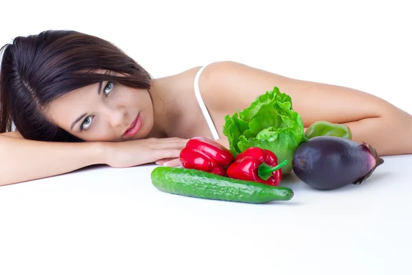 Jeune fille avec des légumes — Photo