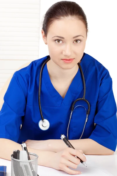 Doktor žena v uniformě — Stock fotografie