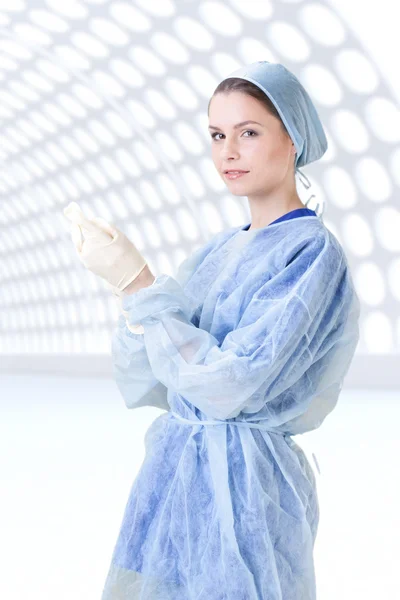 병원에서 여성 의사가 — 스톡 사진