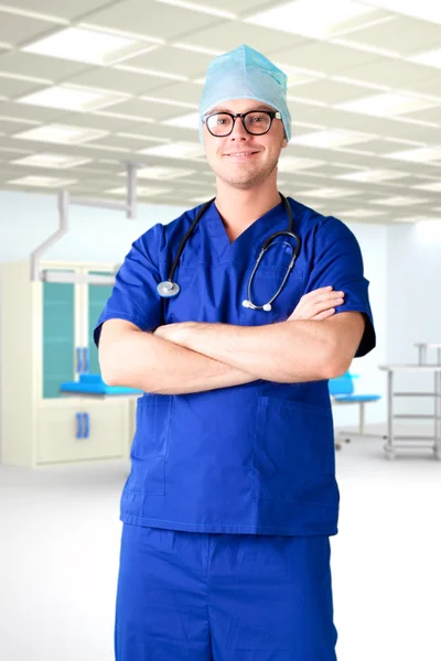 Junger Mann Arzt Krankenzimmer — Stockfoto