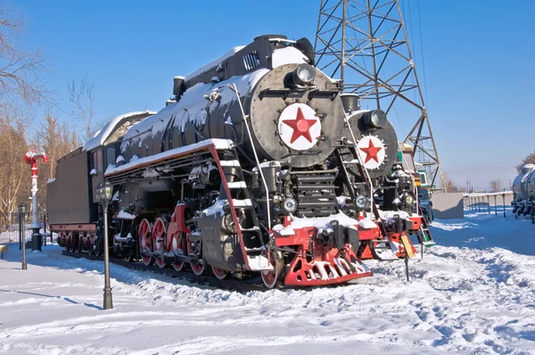 Locomotiva Vapor Lado Uma Plataforma Estação Ferroviária Inverno Comboio Retro — Fotografia de Stock