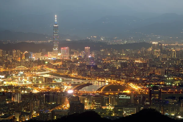 Gece sahnelerinde taipei City, Tayvan — Stok fotoğraf