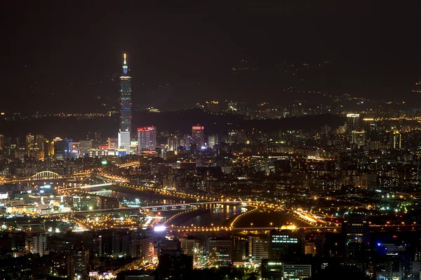 Cenas noturnas da cidade de Taipei, Taiwan — Fotografia de Stock