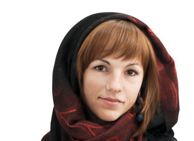 parlak kırmızı eşarp genç güzel kadın. beyaz izole