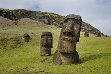 Abandoned moai