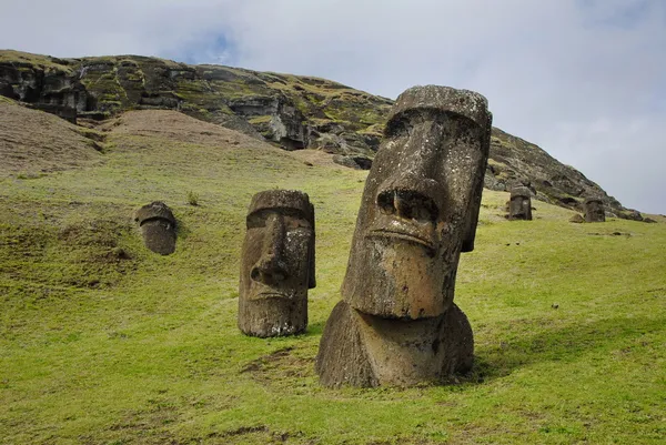Övergivna moai — Stockfoto