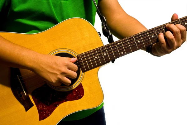 Der Mann, der Gitarre auf weißem Hintergrund spielt — Stockfoto