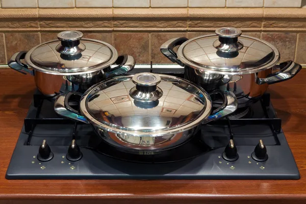 Set the pan on the stove — Stock Photo, Image