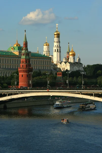 Кремль с Патриаршего моста 2 — стоковое фото