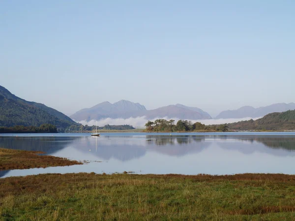 Lago na Escócia (Loch Leven ) — Fotografia de Stock