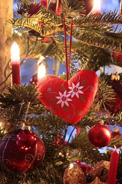 Decorazione su albero di Natale — Foto Stock