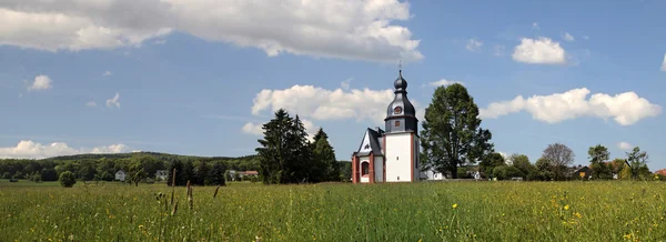 Byn kyrkan i Taunusen — Stockfoto