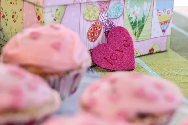 Muffins de corazón rosa — Foto de Stock