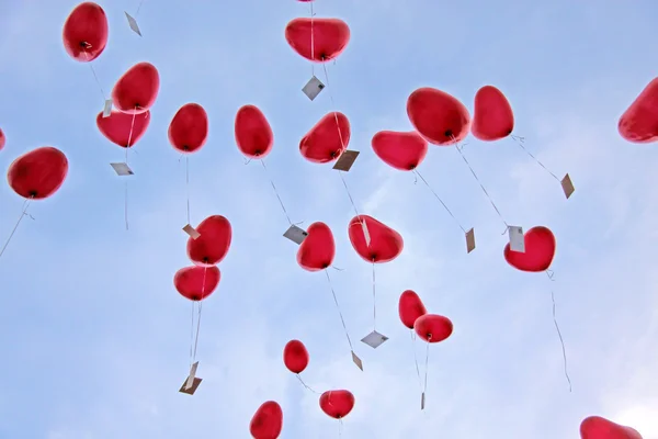 赤いハートの風船 — ストック写真