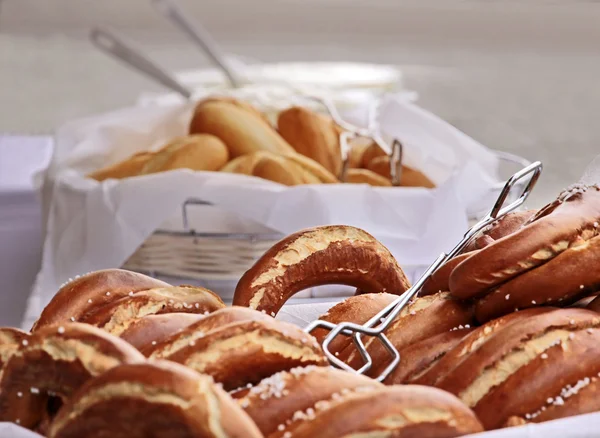 Basket of pretzels — Stock Photo, Image