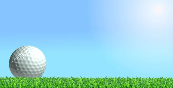 Мяч для гольфа на траве — стоковое фото