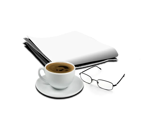 Φλιτζάνι καφέ και εφημερίδα με γυαλιά — Φωτογραφία Αρχείου