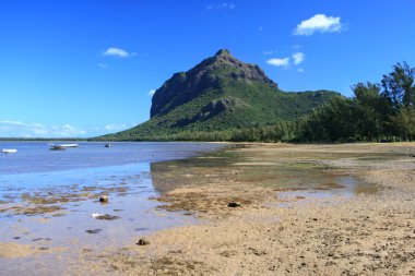 le morne brabant dağ, Le morne köyden görüldüğü gibi