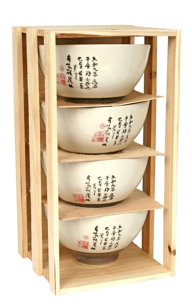 Vier Keramikschalen Mit Inschriften Chinesischen Schriftzeichen Übereinander Gestapelt Einer Holzkiste — Stockfoto