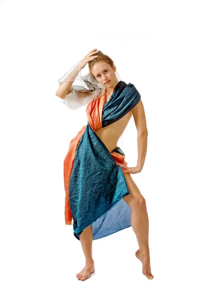 Flickan i stiliserad orientaliska klänning — Stockfoto