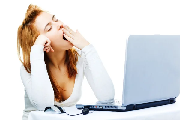 Geschäftsfrau über weiß frustriert mit ihrem Computer — Stockfoto