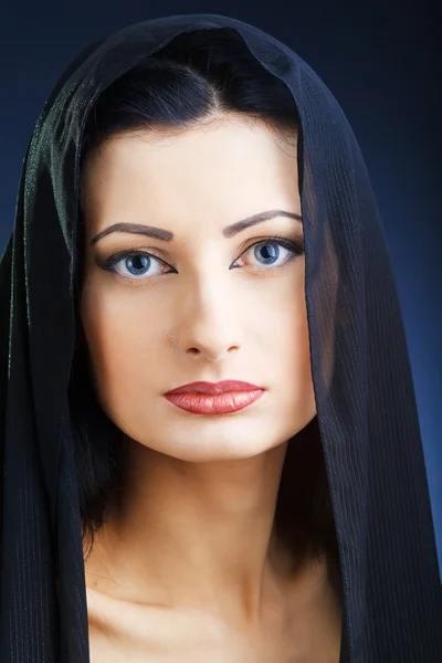 Portret Elegancki Piękna Kobieta Szal — Zdjęcie stockowe