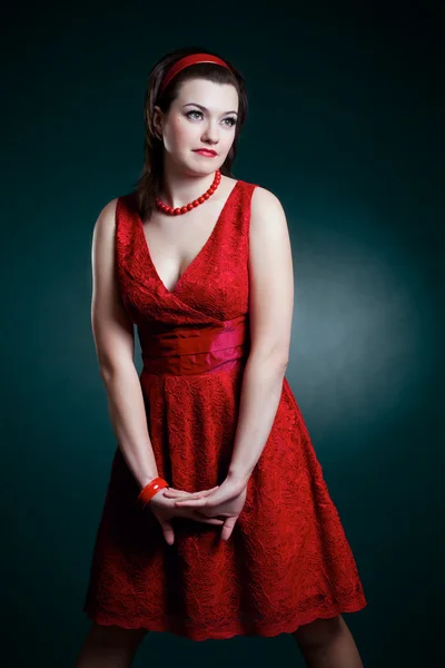 Senhora de estilo vintage em vermelho — Fotografia de Stock