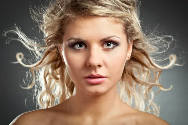 Vacker blond kvinna ansikte — Stockfoto