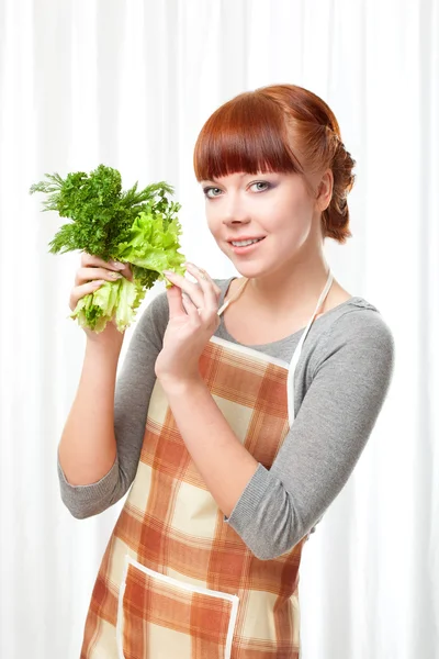 Femme avec verdure — Photo