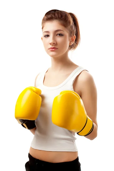 Молодая женщина-боксер — стоковое фото