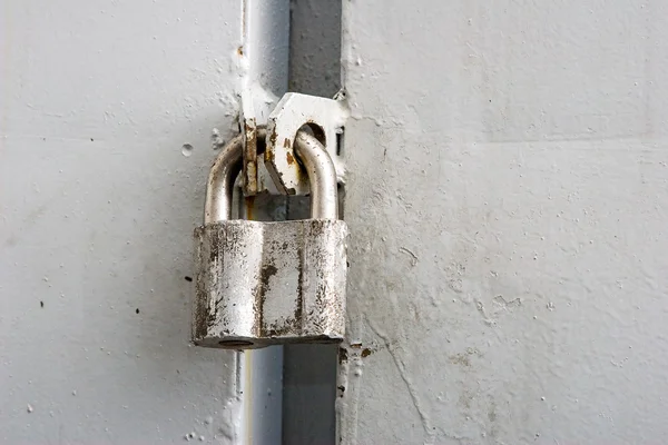 Stängd hängande lock — Stockfoto