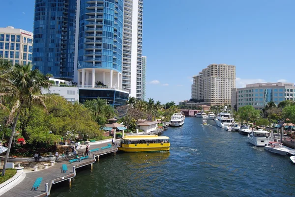 Passeggiata sul fiume in Ft.Lauderdale — Foto Stock