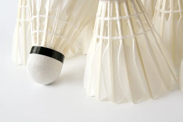 Biały badminton lotki. szczelnie-do góry — Zdjęcie stockowe