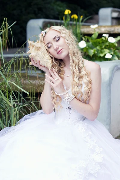 Portrét krásné nevěsty s make-upem — Stock fotografie