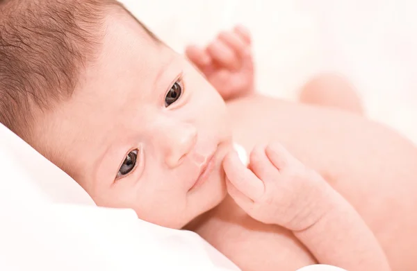 かわいい赤ちゃんの明るいのクローズ アップの肖像画 — ストック写真