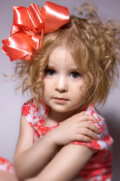 Küçük kız moda giysileri — Stok fotoğraf
