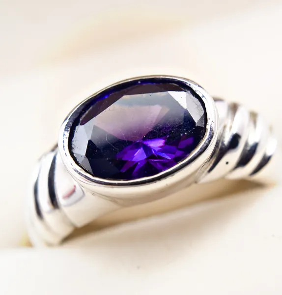 Retro régi ezüst gyűrű — Stock Fotó