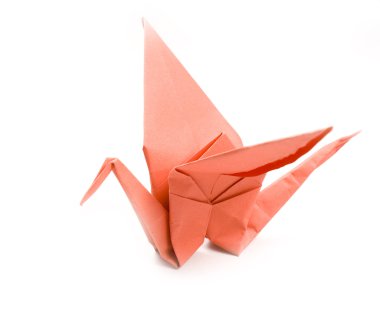 beyaz zemin üzerine kırmızı origami turna